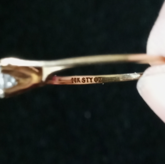 Genuine 14k Gold 2 Stone CZ Ring - Picture 10 of 13